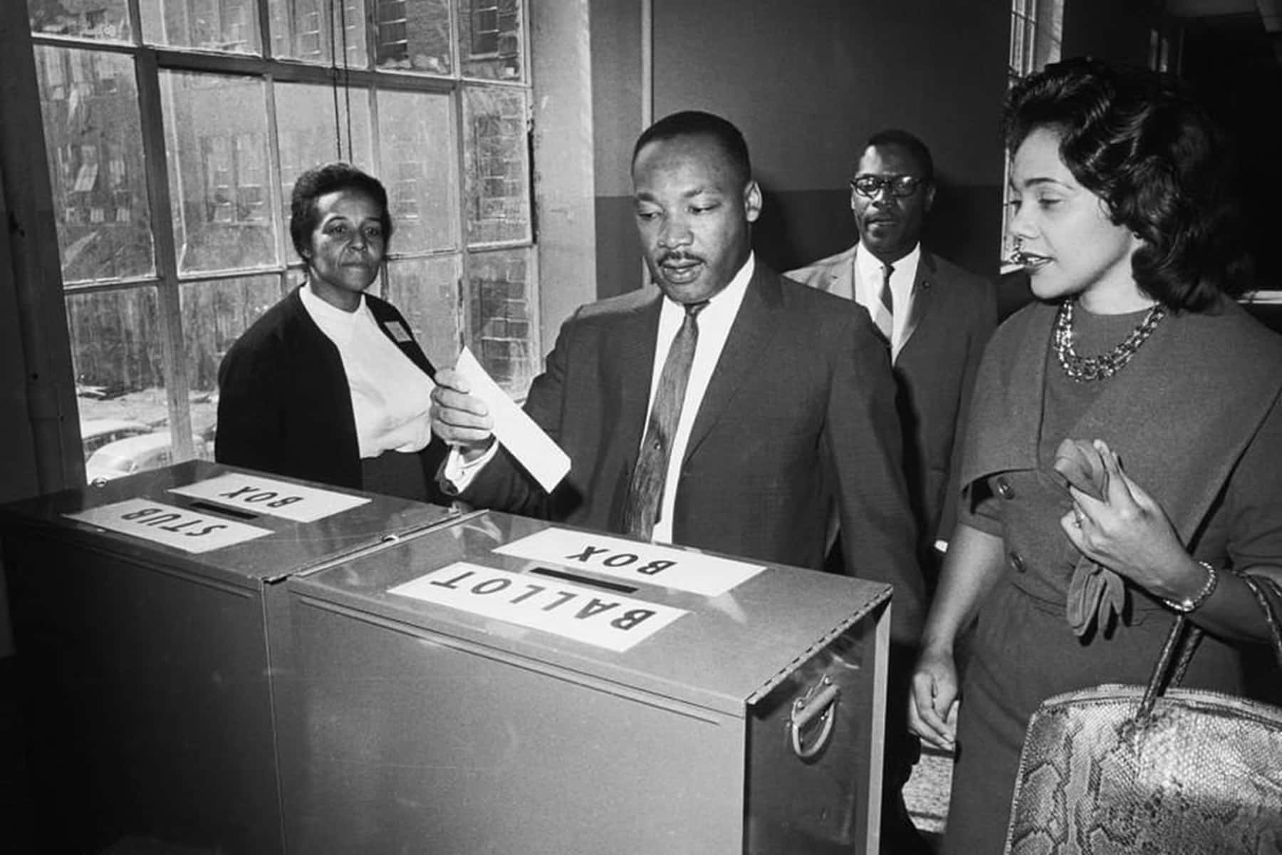 35+ Martin Luther King Jr. Day Questions to Inspire Teams, Students & the Workplace